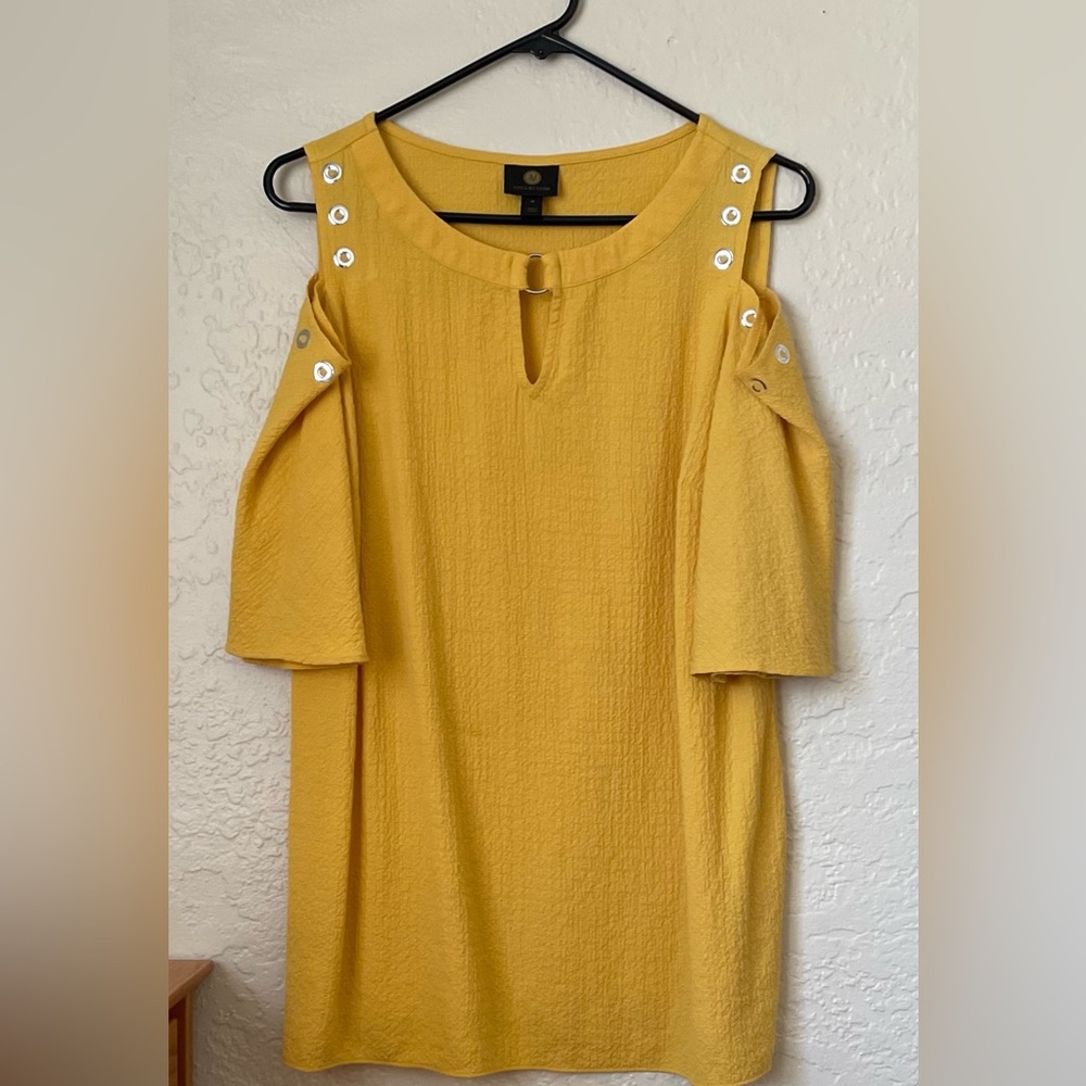 JM COLLECTION COLD SHOULDER BLOUSE *EUC*